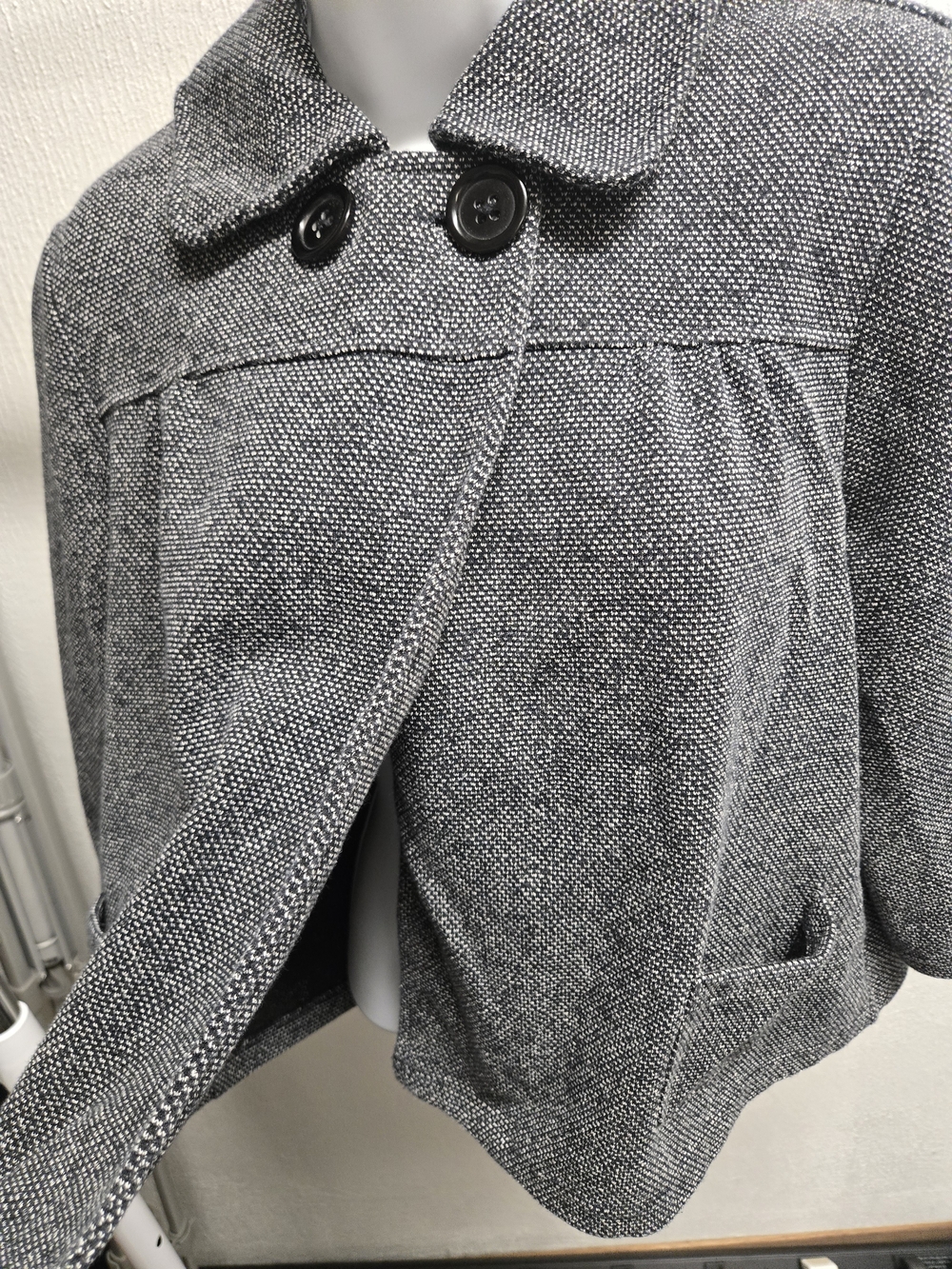 Vintage Tweed Women's Gray Croft & Barrow Short Coat with Button Collar - Picture 3 of 4